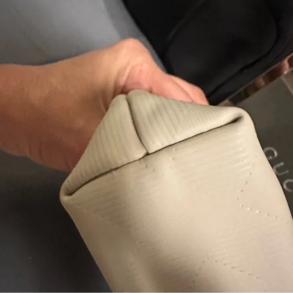 Burberry Beauty Beige Faux Leather Makeup Cosmetic Bag 💄👄💋
